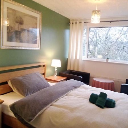 1 Luxurious Double Bedroom With Private Shower Reading Eksteriør bilde