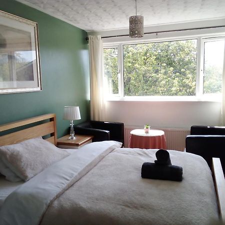 1 Luxurious Double Bedroom With Private Shower Reading Eksteriør bilde
