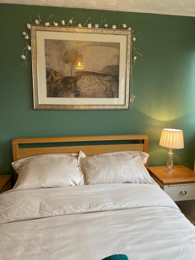 1 Luxurious Double Bedroom With Private Shower Reading Eksteriør bilde